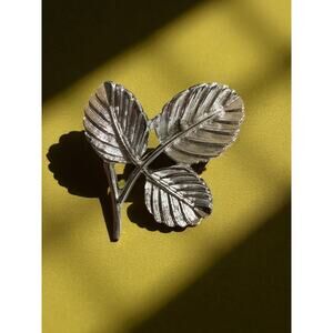 Vintage Sarah Coventry Silver Tone Leaf Brooch Signed Nature Botanical Pin